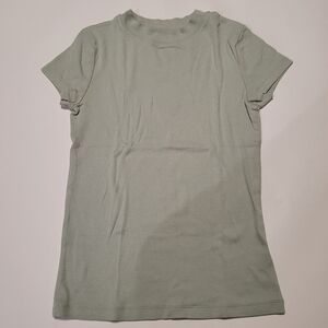 Light green shortsleeve top